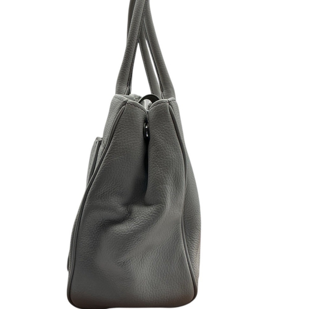 Marc Jacobs Empire City convertible leather tote bag in a shade of light grey - Picture 5 of 14